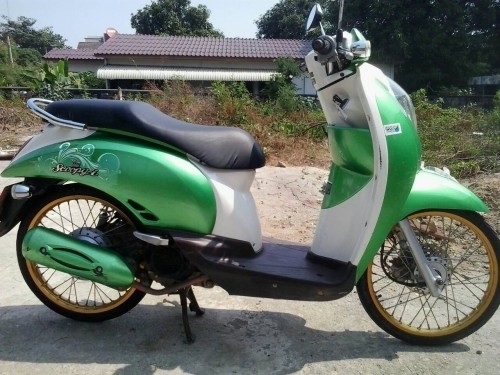 honda scoopy 110i สีเขียวขาว เครื่องเดิม เอกสารครบ 17500
