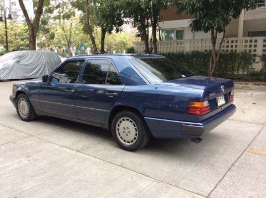 ขายรถBenz 300E ปี90 เครื่อง 1JZ-VVT-i เกียร์ออโต้ เพาเวอร์ ไฟฟ้าทั้งคัน ภายในสวยเดิมมากๆสะอาด ลายไม้สวยๆ ตัวถังเดิมบางทั้งคันไม่มีชน แม็กเดิมๆ รถสวยขับดีมากพร้อมใช้ครับ