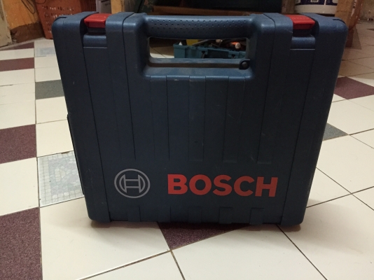 ขายสว่านไฟฟ้าระบบโรตารี่เจาะกระแทกปูนยี่ห้อBOSCHสภาพสวยๆพร้อมกล่องและอุปกรณ์