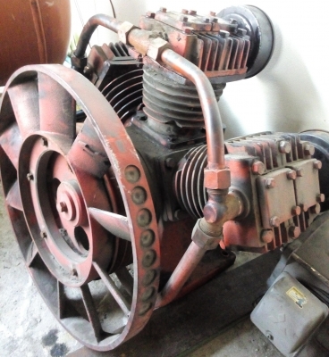 ขายหัวปั๊มลมสามสูบ 10 แรง 081-3535-948