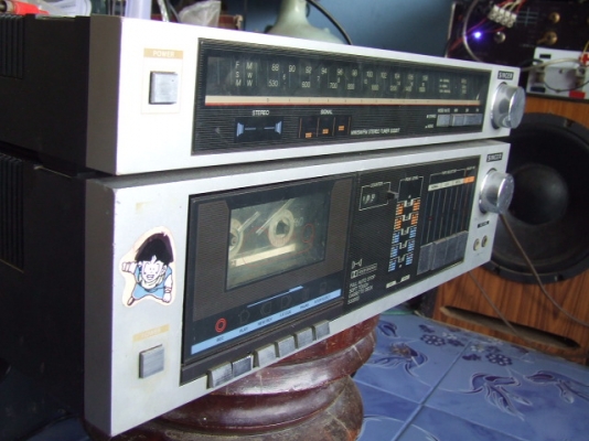 ขายเครื่องเล่นเทปพร้อมจูนเนอร์ของซิงเกอร์2ชิ้น850บาท