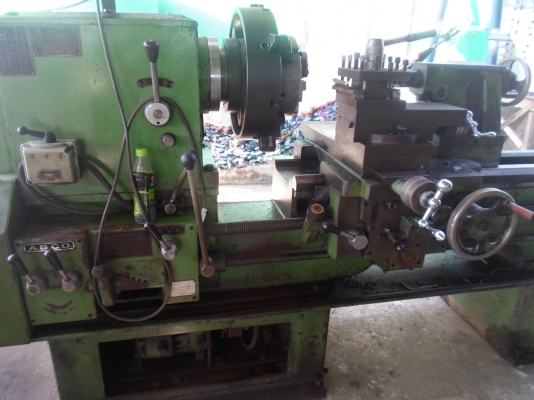 แท่นกลึง 6 ฟุต รุ่นหนัก 2 เพลา เกียร์บล็อก รูเพลา 3 นิ้ว สนใจไม่แพง 95,000