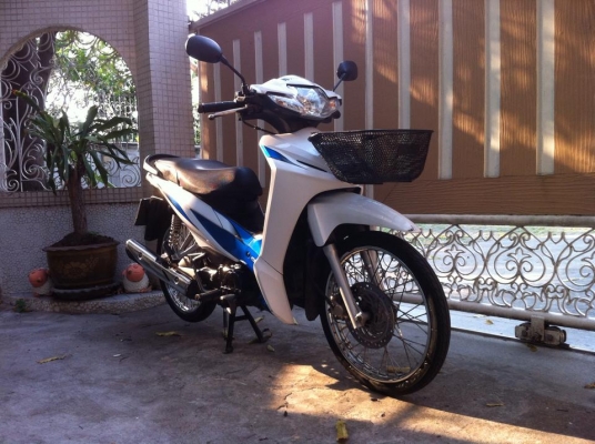 ขออนุญาติขาย HONDA WAVE 110-i NEW บังลมใหญ่ มีกันร้อน โอนให้ฟรีครับ