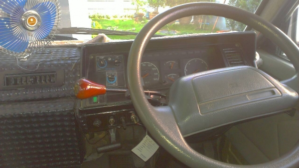 รถตู้บ้านมือ 2 สภาพดี ราคา 75000 บาท รถตู้บ้านมือ 2 สภาพดี ราคา 75000 บาท