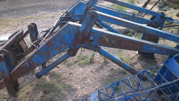 ขายชุดรถตัก สำหรับรถไถเล็ก คูโบต้า  อิเซกิ 50000 บาท