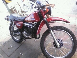 รับ ซ่อม-เก็บงาน enduro classic ทุกรุ่น ครับ รับ ซ่อม-เก็บงาน enduro classic ทุกรุ่น ครับ