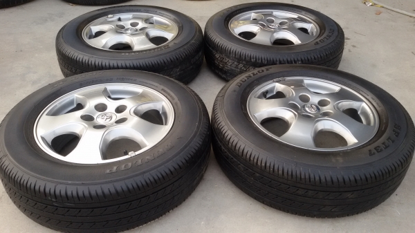 ขายล้อขอบ16 5รู114พร้อมยางชุดละ8500