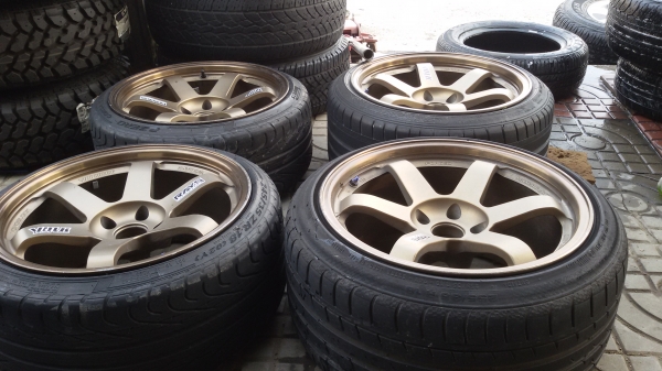 ขายล้อขอบ18 5รู114พร้อมยางชุดละ18500