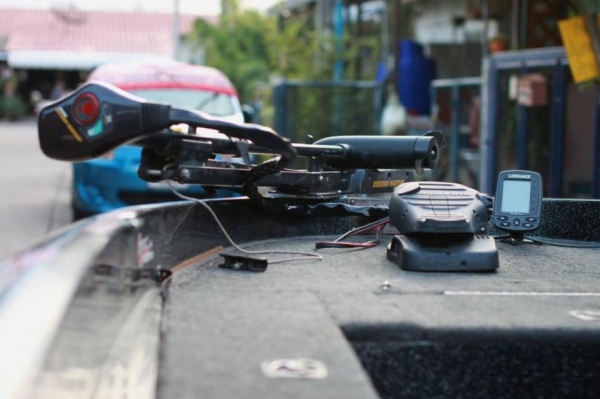 ขายเรือแบสนอก