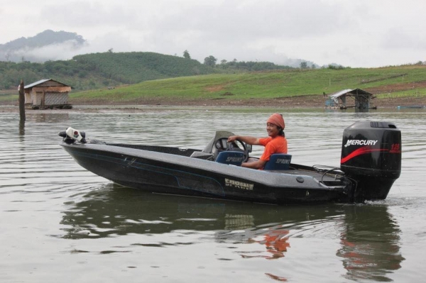 ขายเรือแบสนอก