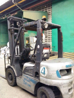 ฝากขายครับ รถยกนิสสัน 2.0 ตัน เสาสูง 6 เมตร เครื่องดีเซล เกียร์ออโต้