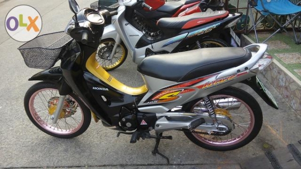 wave125sพร้อมใช้เครื่องไม่ดัง สีสวย