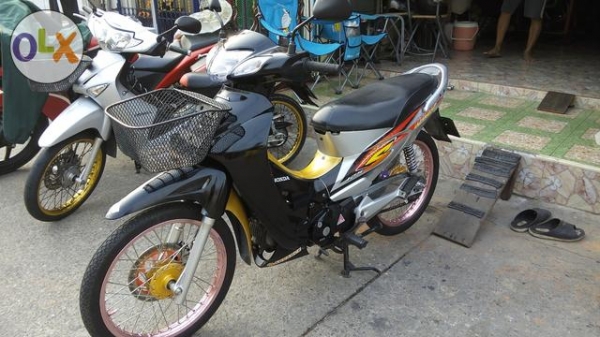 wave125sพร้อมใช้เครื่องไม่ดัง สีสวย
