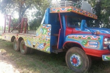 ISUZU TX 145 HP 6BB1 รถหัวยาวสิบล้อเพลาเดียว เทรลเลอร์ท้ายลาดมีหางพับไฮดรอลิกส์ขึ้นรถเกี่ยวข้าวและขึ้นรถแบ็คโฮร PC 200 ได้เลยครับไม่มีปัญหา แล็ปลายสวยรอบคัน เครื่องแรงดีไม่มีเยิ้ม หัวเก๋งลายสวยภายในเก๋งคอนโซลครบไม่มีผุ ช่วงล่างใหญ่เพลาเดียวของ FUSO คัชซีไ