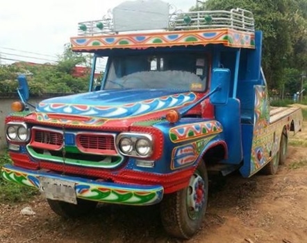 ISUZU TX 145 HP 6BB1 รถหัวยาวสิบล้อเพลาเดียว เทรลเลอร์ท้ายลาดมีหางพับไฮดรอลิกส์ขึ้นรถเกี่ยวข้าวและขึ้นรถแบ็คโฮร PC 200 ได้เลยครับไม่มีปัญหา แล็ปลายสวยรอบคัน เครื่องแรงดีไม่มีเยิ้ม หัวเก๋งลายสวยภายในเก๋งคอนโซลครบไม่มีผุ ช่วงล่างใหญ่เพลาเดียวของ FUSO คัชซีไ