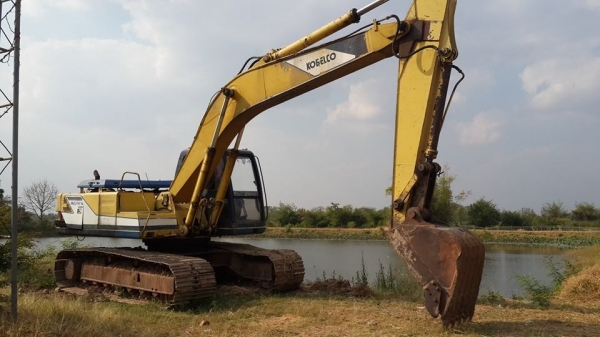 ขายรถขุดโกเบลโก้ sk200-3 มาร์คทรี บูมดี ใช้งานได้ เอกสารอินวอยซ์ ไฟฟ้าตัด