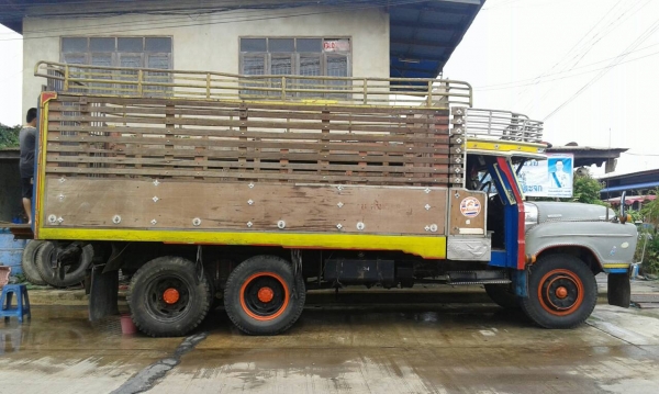 สิบล้อหน้ายาว(ดั้ม)2 เพลาเดิมๆ เครื่อง 6BD1 คัสซีสวย สิบล้อหน้ายาว(ดั้ม)2 เพลาเดิมๆ เครื่อง 6BD1 คัสซีสวย