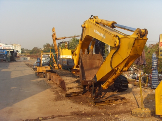 ขายรถแบ๊คโฮ KOMATSU  pc-200 LC รุ่น 5