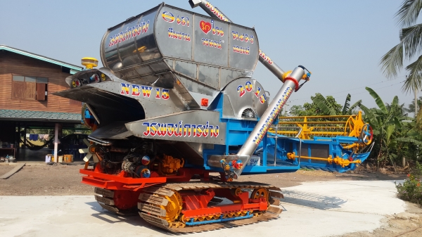 ขายรถเกี่ยวข้าว ขายรถเกี่ยวข้าว