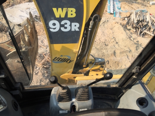 ขาย Komatsu WB93R. ปี2007 สภาพพร้อมใช้งาน เล่มทะเบียนพร้อมโอน