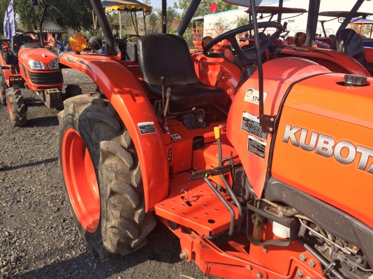 Kubota L3008