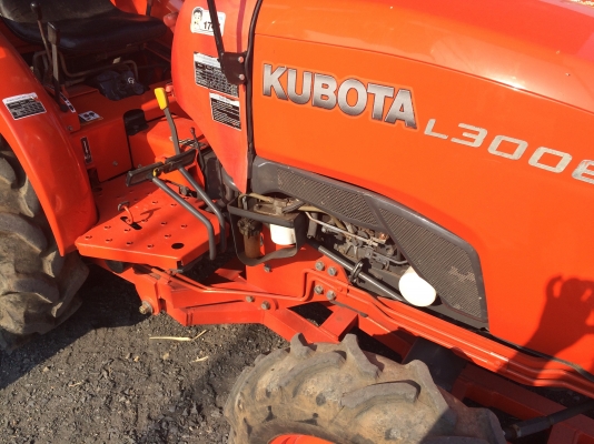 Kubota L3008