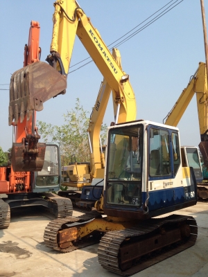 ขายด่วน KOMATSU PC60-6  รถนำเข้าจากญี่ปุ่นยังไม่เคยใช้งานในไทย สภาพสวยมาก ระบบสมบูรณ์ 100\%