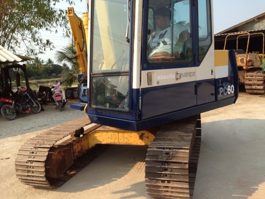 ขายด่วน KOMATSU PC60-6  รถนำเข้าจากญี่ปุ่นยังไม่เคยใช้งานในไทย สภาพสวยมาก ระบบสมบูรณ์ 100\%