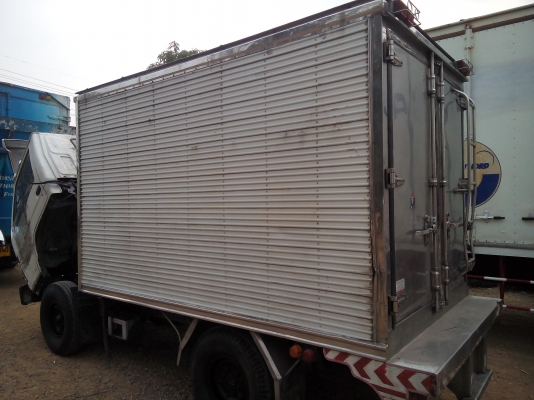 4 ล้อบรรทุก *ตู้เย็น สแตนเลส*  ISUZU  NKR  88  แรงม้า  * ยาว 3.20 ม. *  รถตามสภาพ+สภาพพร้อมใช้งาน  * มีเล่มพร้อม *