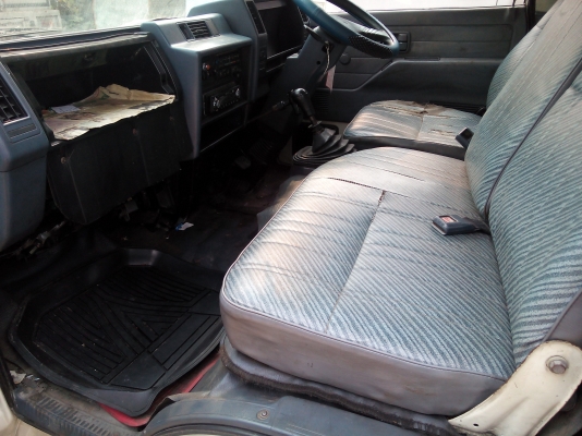 4 ล้อบรรทุก *ตู้เย็น สแตนเลส*  ISUZU  NKR  88  แรงม้า  * ยาว 3.20 ม. *  รถตามสภาพ+สภาพพร้อมใช้งาน  * มีเล่มพร้อม *