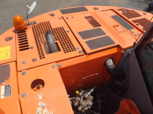 ขายด่วนรถขุด  Hitachi ZX135US  ปี 2006 นำเข้าจากญี่ปุ่นสภาพสวย ยังไม่เคยใช้งานในไทยเดินทางมาถึงไทยแล้วค่ะ