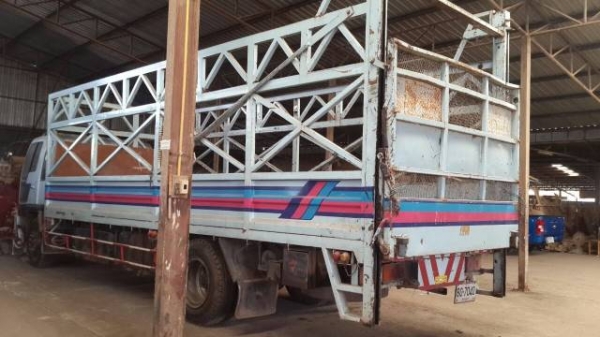 HINO FF3H เครื่องHO7D กะบะยาม 7.4 เมตร มีสไลด์ขึ้น มอไซด์ครับ HINO FF3H เครื่องHO7D กะบะยาม 7.4 เมตร มีสไลด์ขึ้น มอไซด์ครับ