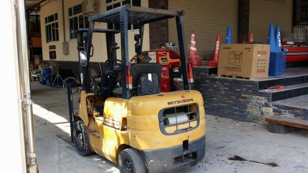 รถโฟล์คลิฟต์ MITSUBISHI เก่าญี่ปุ่น ขนาด 1.5 ตัน เครื่องยนต์เบนซิน ยกสูง 3 เมตร สภาพดีพร้อมใช้งาน รถโฟล์คลิฟต์ MITSUBISHI เก่าญี่ปุ่น ขนาด 1.5 ตัน เครื่องยนต์เบนซิน ยกสูง 3 เมตร สภาพดีพร้อมใช้งาน