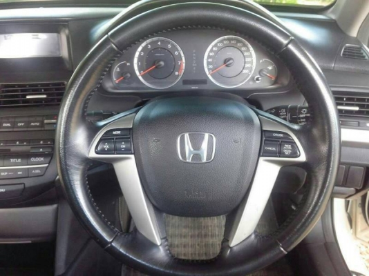 Honda accord 2.0 limited edition ปี 2009 สีขาวมุก  590,000 บ.