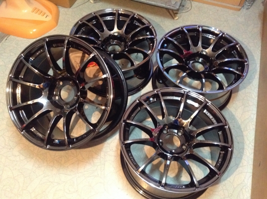 แม็ก 17 นิ้ว 5 รู 114 กว้าง 8.5 นิ้วสีแบล็คโครมเงาๆ แม็ก 17 นิ้ว 5 รู 114 กว้าง 8.5 นิ้วสีแบล็คโครมเงาๆ