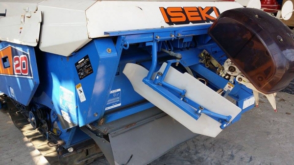 รถเกี่ยวข้าวพร้อมนวดข้าวในตัว ISEKI ขนาด 20 แรง มีท่อส่งข้าว พร้อมทั้งมีตัวสับฟางข้าว และมัดฟางข้าวเป็นก้อนได้ รถเกี่ยวข้าวพร้อมนวดข้าวในตัว ISEKI ขนาด 20 แรง มีท่อส่งข้าว พร้อมทั้งมีตัวสับฟางข้าว และมัดฟางข้าวเป็นก้อนได้