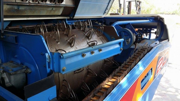 รถเกี่ยวข้าวพร้อมนวดข้าวในตัว ISEKI ขนาด 20 แรง มีท่อส่งข้าว พร้อมทั้งมีตัวสับฟางข้าว และมัดฟางข้าวเป็นก้อนได้ รถเกี่ยวข้าวพร้อมนวดข้าวในตัว ISEKI ขนาด 20 แรง มีท่อส่งข้าว พร้อมทั้งมีตัวสับฟางข้าว และมัดฟางข้าวเป็นก้อนได้