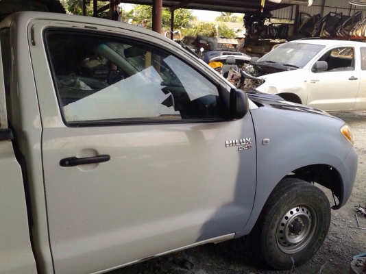 หัวเก๋งวีโก้ตอนเดียวอุปกรณ์ครบ และมีอะไหล่อีกหลายรุ่น