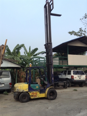 +++ ขายโฟล์คลิฟท์  KOMATSU FD30-12   ขนาด 3 ตัน  เครื่องยนต์ดีเซล  เสา  6  เมตร  2  ท่อน  เกียร์ออโตเมติค  ล้อหน้าคู่ครับ