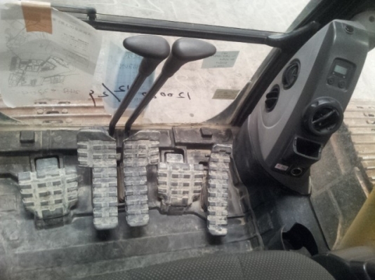 ขาย SUMITOMO SH200-5 รถขุดเก่านอกสภาพดี สนใจติดต่อ 098-246-3778 น๊อค