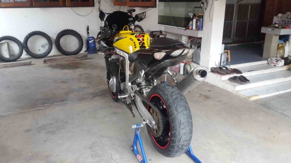 ขาย Suzuki gsxr 1100 slingshort ปี 92 ตัวออย ทะเบียนแท้พร้อมโอน แต่งสวยๆครับ