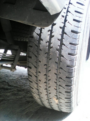 ขายล้อ อีซูซุ ขอบ 205/70R14 พร้อมยางปี 11 คู่ และปี 07 ขาย 3500