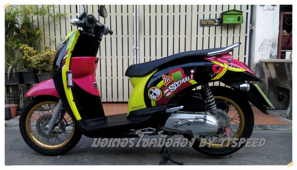 ขาย Scoopy-i ลาย vivid me รถบ้านจดปี 55 ไมล์ 9600 โล