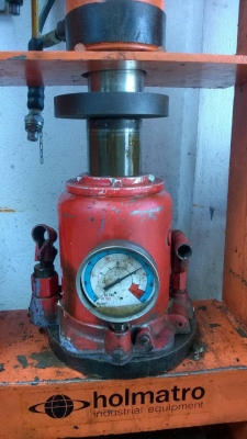 ขายแม่แรงกระปุก 50 ตัน มีเกจวัดน้ำหนัก ของสเปน