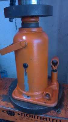 ขายแม่แรงกระปุก 30 ตัน ยี่ห้อ KYB ของญี่ปุ่น