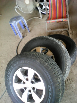 ขายล้อวีโก้ขอบ 16พร้อมยางปี 11 ยางใช้ใด้ 2 เส้นนะคับ3900