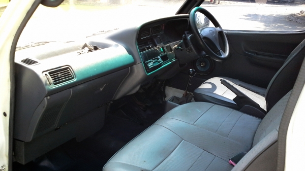 รถสวย พร้อมใช้งาน TOYOTA COMMUTER 3.0 ปี 2001 รถสวย พร้อมใช้งาน TOYOTA COMMUTER 3.0 ปี 2001