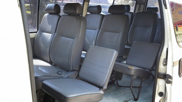 รถสวย พร้อมใช้งาน TOYOTA COMMUTER 3.0 ปี 2001 รถสวย พร้อมใช้งาน TOYOTA COMMUTER 3.0 ปี 2001