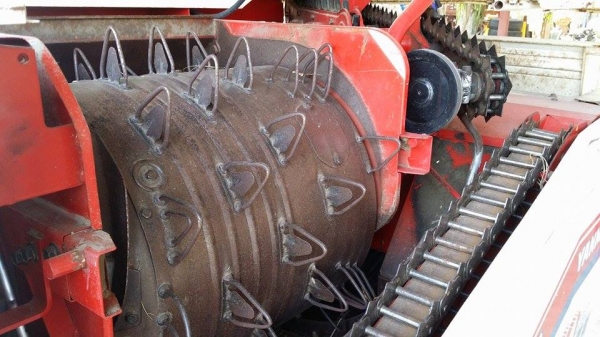 รถเกี่ยวข้าวพร้อมนวดข้าวในตัว เก่าญี่ปุ่น YANMAR CA160 ขนาด 16 แรง มีตัวอุ้มเกี่ยวข้าวล้ม รถเกี่ยวข้าวพร้อมนวดข้าวในตัว เก่าญี่ปุ่น YANMAR CA160 ขนาด 16 แรง มีตัวอุ้มเกี่ยวข้าวล้ม