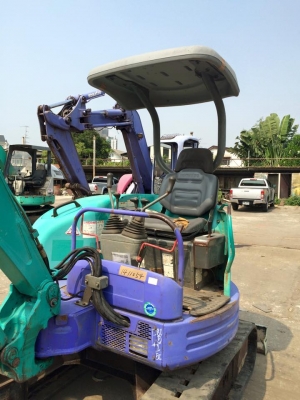 รถขุด KOMATSU PC30FR-1